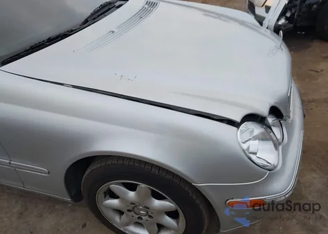 2003 Mercedes-Benz C 240 from USA, damaged, VIN WDBRF61JX3F351952